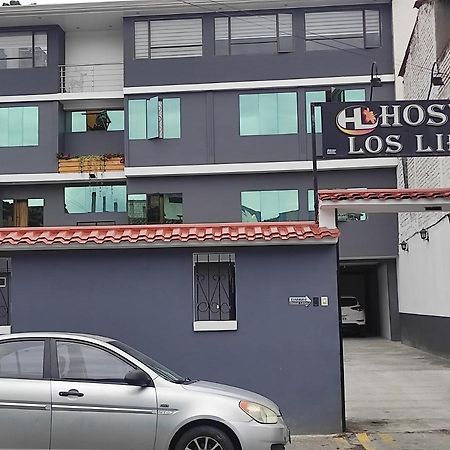 Hostal Los Lirios Loja Exterior photo