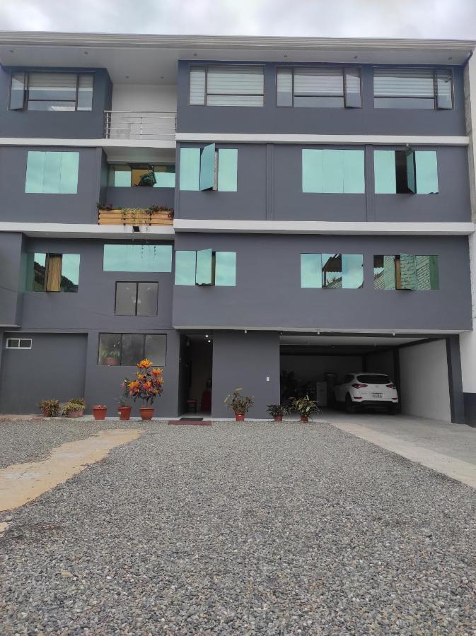 Hostal Los Lirios Loja Exterior photo