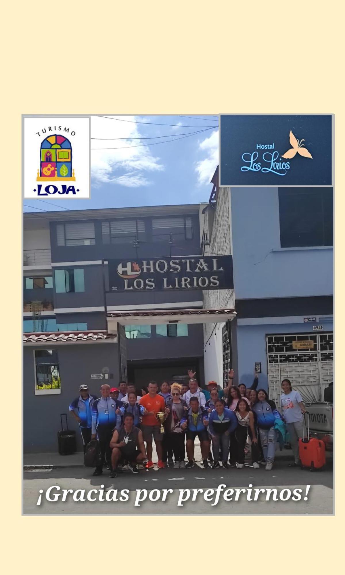 Hostal Los Lirios Loja Exterior photo